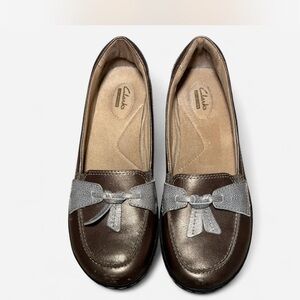 Clarks Women's Elegant Bronze Flats